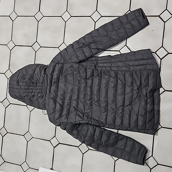 Medium, Tommy Hilfiger Hooded Packable lightweight jacket, Gray and Pink - Picture 6 of 11